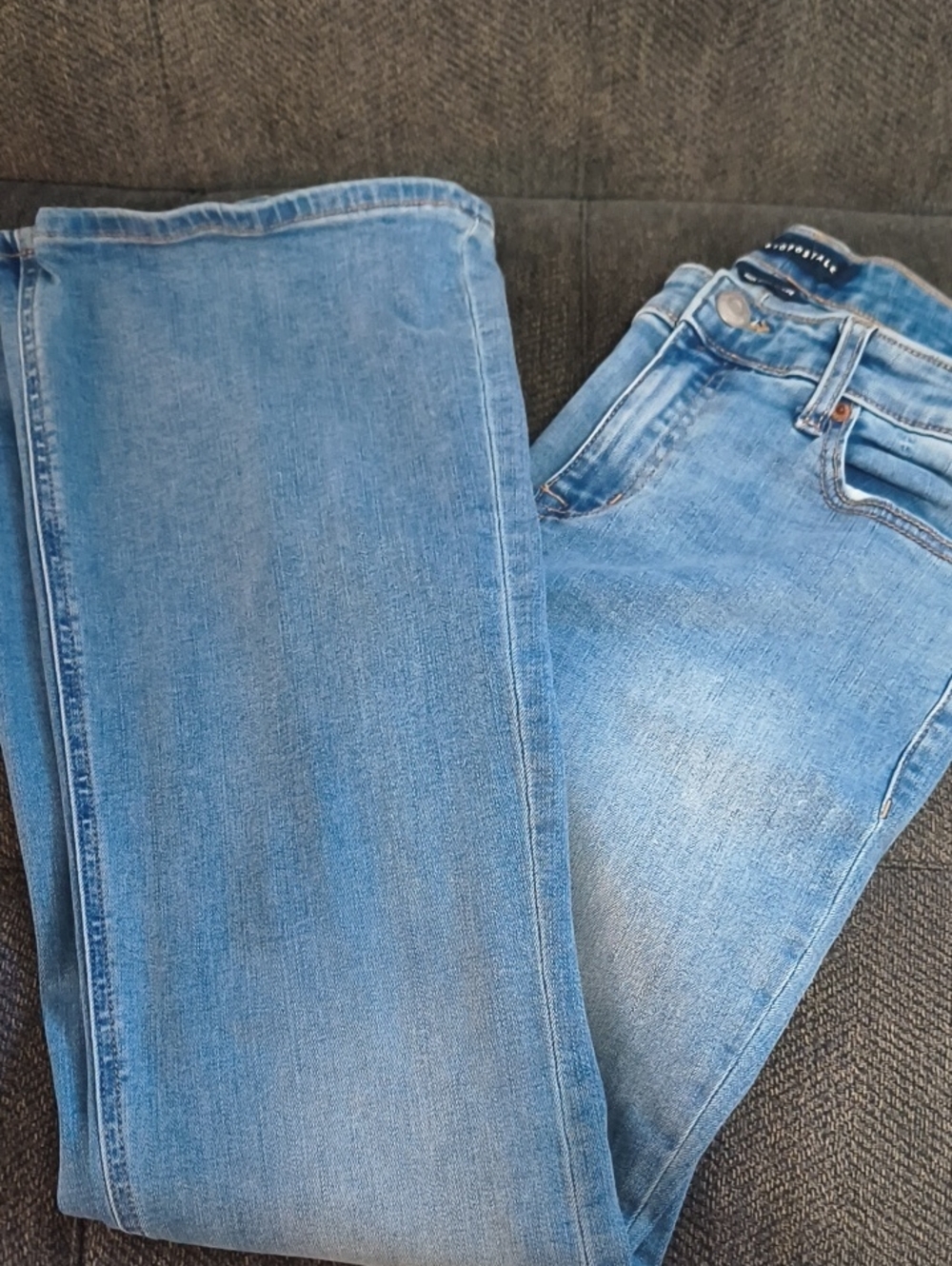 Aeropostale Women’s Light Blue High-Rise Jeans